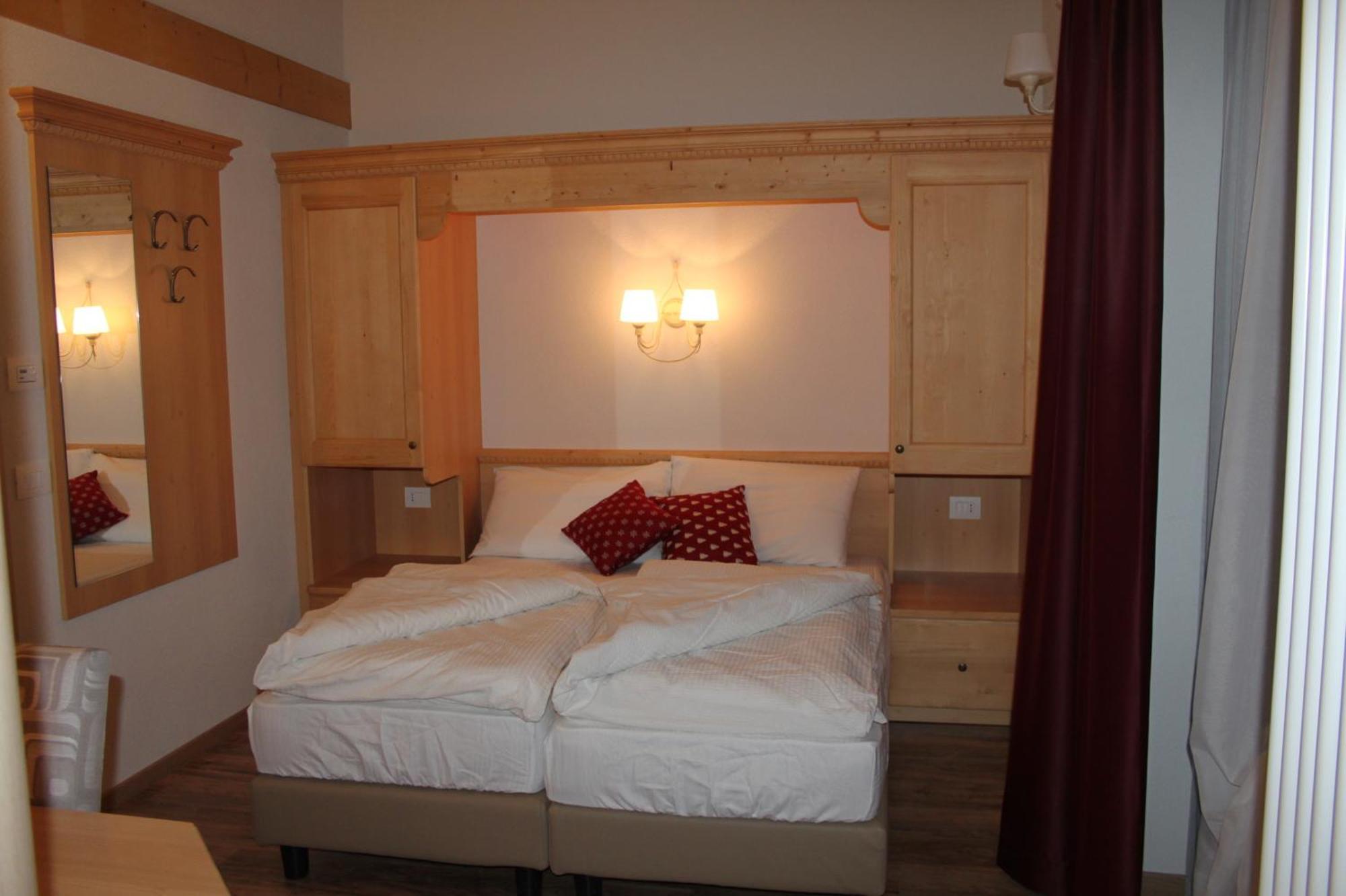 Sole Levante Male Room photo